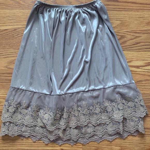 Beige/cream under slip - Picture 2 of 3